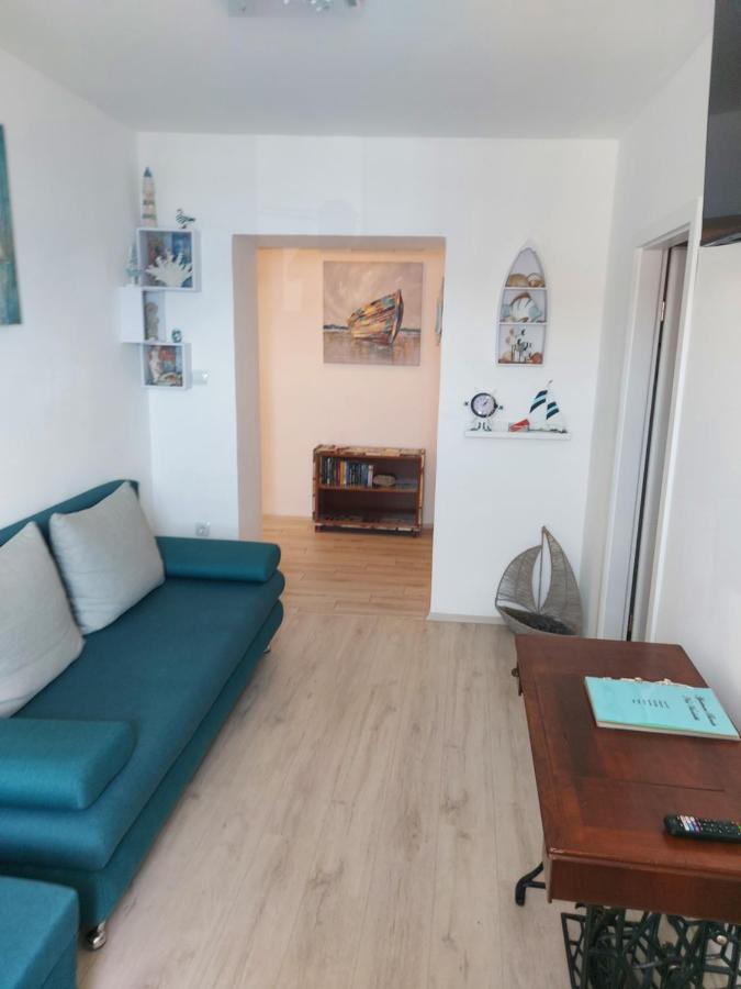 Apartmant Bionda Novi Vinodolski, Cozy And Nice Apartment For 4 People In The City Center ภายนอก รูปภาพ