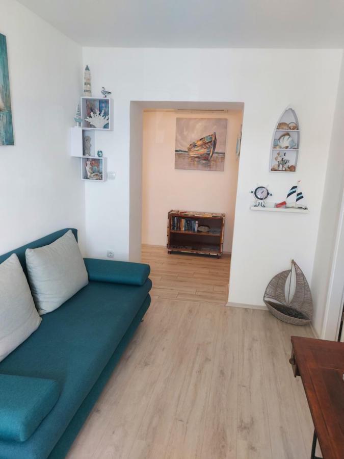 Apartmant Bionda Novi Vinodolski, Cozy And Nice Apartment For 4 People In The City Center ภายนอก รูปภาพ